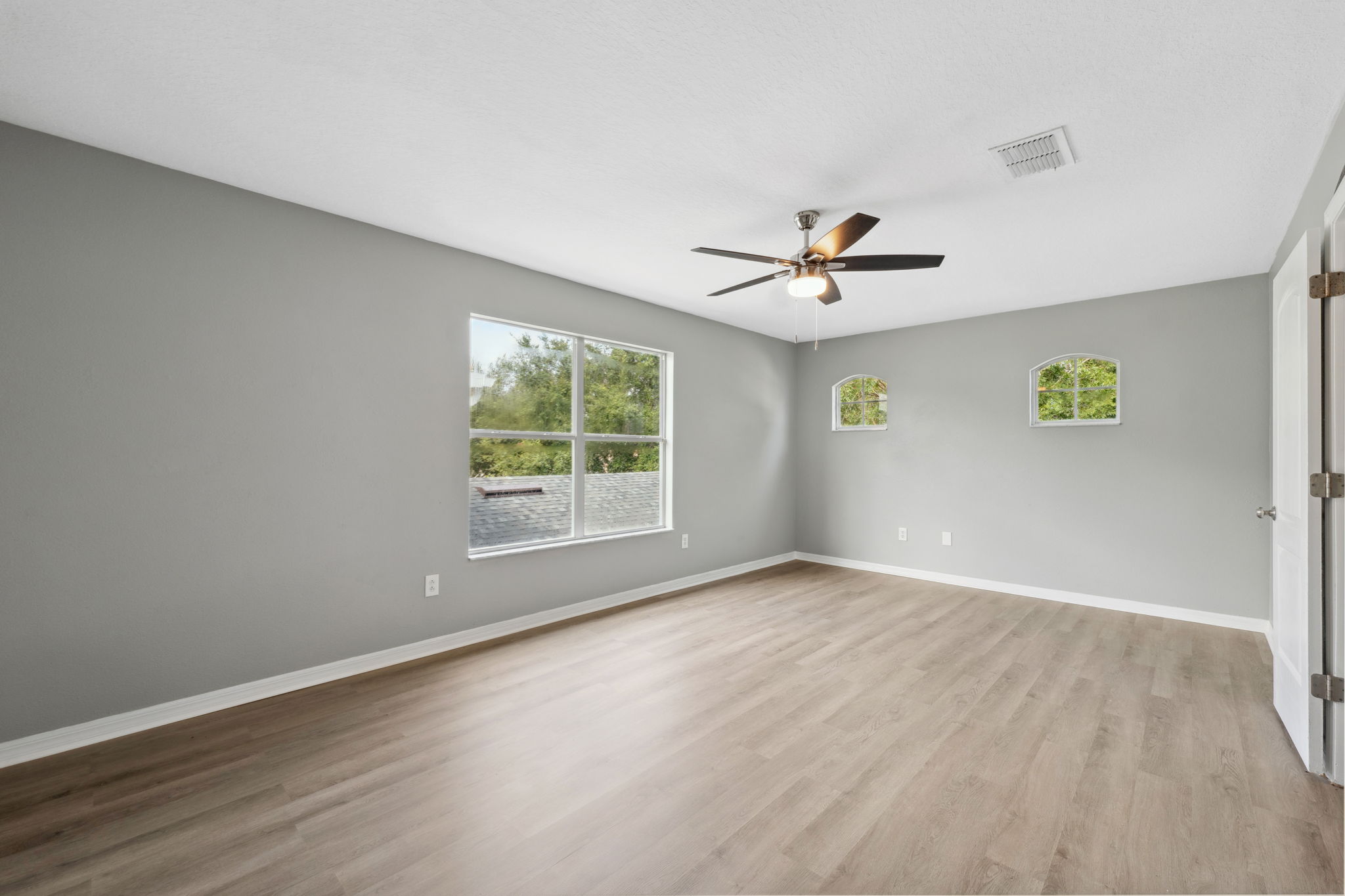 Empty bedroom before virtual staging